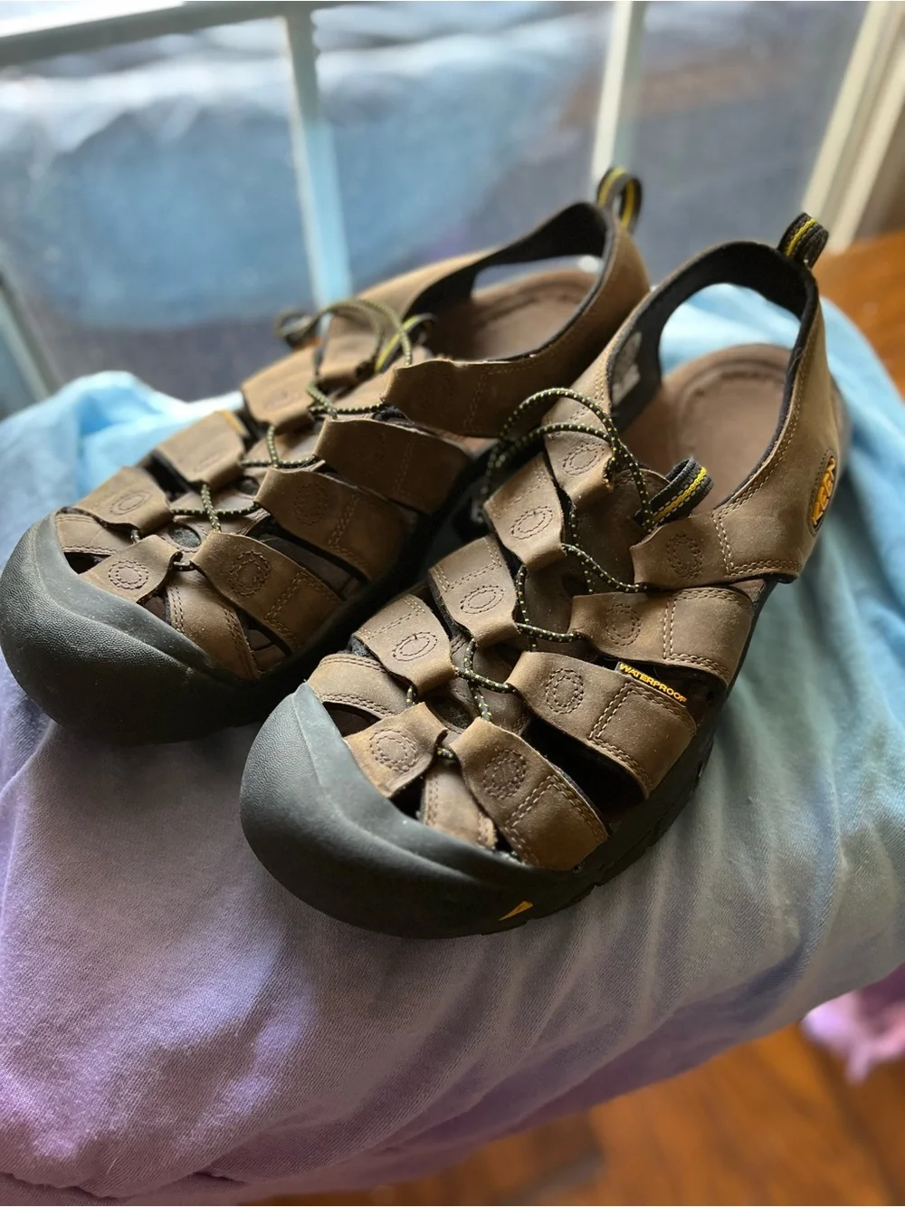 Keen Brown Closed-Toe Men’s Outdoor Sandals, wore once inside